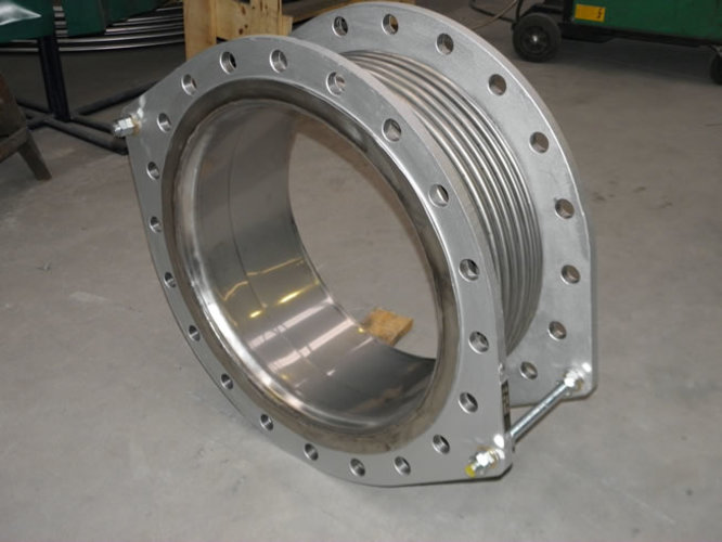 Axial tied expansion joint example 4