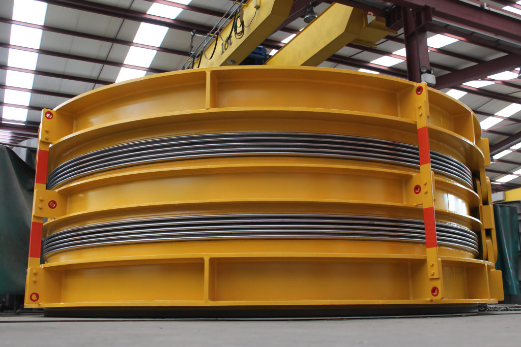 Large Double Hinged Expansion Joint DN 4730 mm and Hot Box for Middle East Power Plant