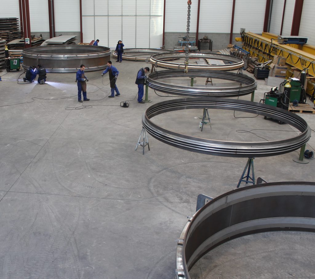 Jan. 2012 - Successful manufacturing of 12 Expansion Joints MWA & MWD DN 5400 + DN 4600 + 4900 for International Power Projects.