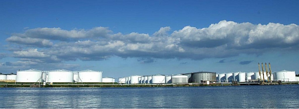 Febrero 2013 - Juntas de Expansión Laterales MFL para terminal de Oil & Gas