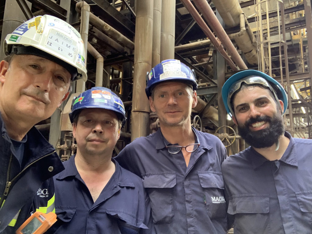 Extraordinary work of our On-Site Team. Successful installation of two clamshells in a refinery in Europe
